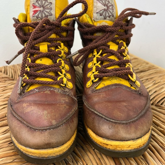 Vintage Brown Leather Reebok Hiking Boots Sz 7 1/2 - Picture 5 of 16